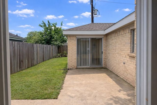 2210 Sunset Trail, Sugar Land, TX 77478