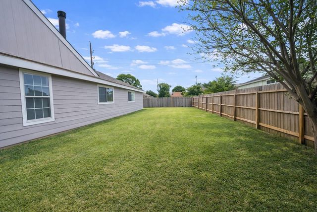 2210 Sunset Trail, Sugar Land, TX 77478