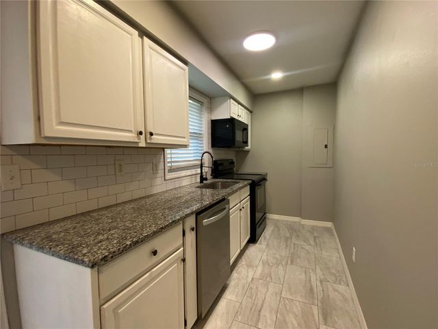 39656 MEADOWOOD LOOP, Zephyrhills, FL 33542