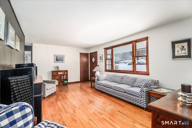 20 Brookfield Meadows, Brookfield, CT 06804