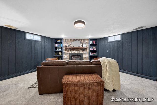 2606 Indian Ridge Drive NE, Grand Rapids, MI 49505