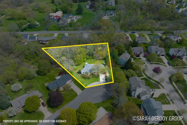 2606 Indian Ridge Drive NE, Grand Rapids, MI 49505