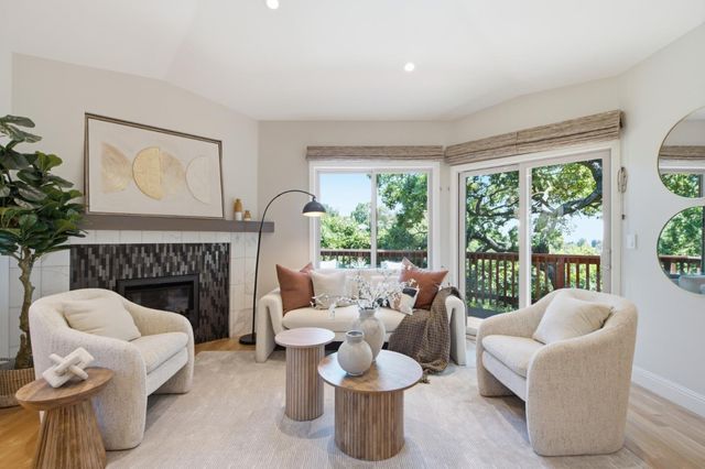 643 Vista Drive, Redwood City, CA 94062
