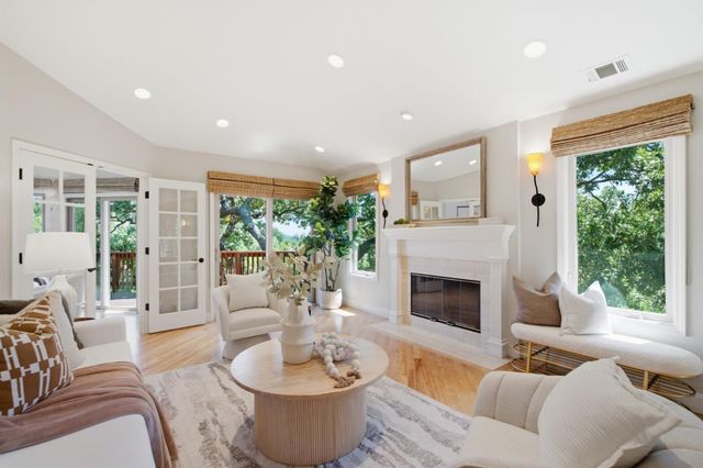 643 Vista Drive, Redwood City, CA 94062