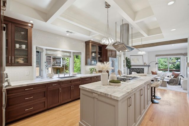 643 Vista Drive, Redwood City, CA 94062