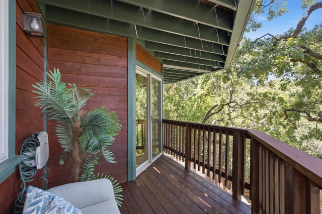 643 Vista Drive, Redwood City, CA 94062