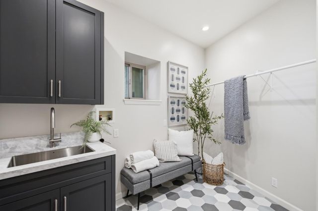 643 Vista Drive, Redwood City, CA 94062