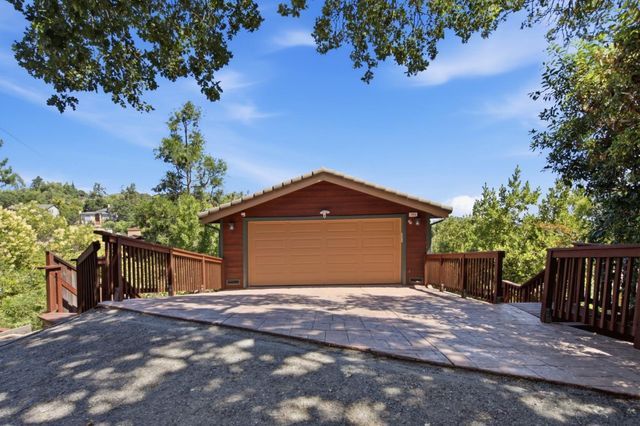 643 Vista Drive, Redwood City, CA 94062