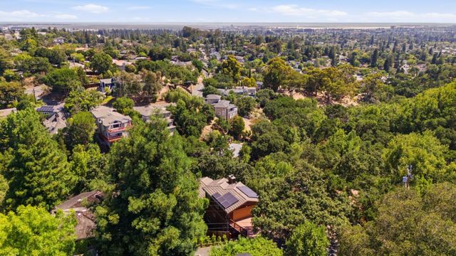 643 Vista Drive, Redwood City, CA 94062