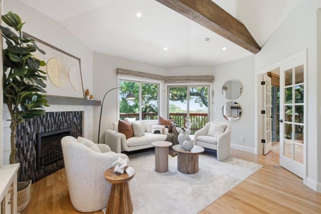 643 Vista Drive, Redwood City, CA 94062