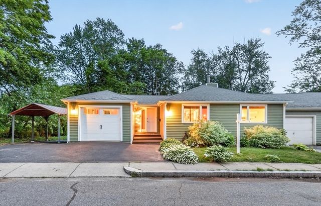 15 Suban Place 15, Newton, MA 02461