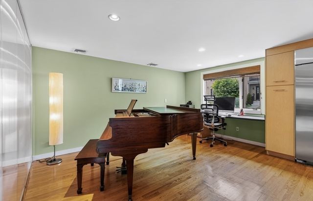 15 Suban Place 15, Newton, MA 02461