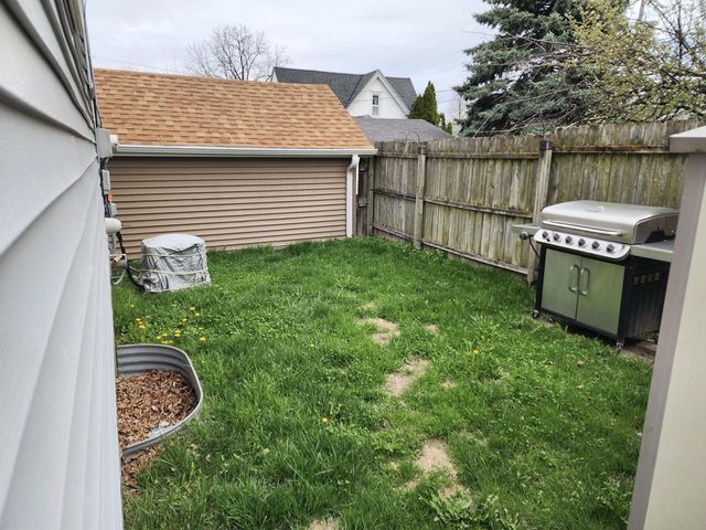 1972 70th STREET, Milwaukee, WI 53219