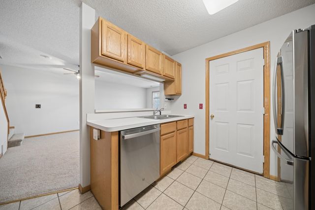 1825 Southcross Drive W 2306, Burnsville, MN 55306