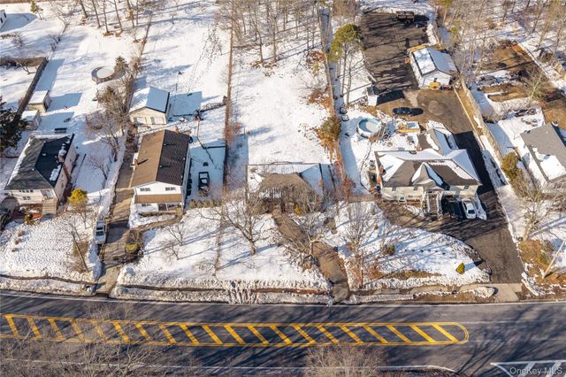 42 Victory Avenue, Shirley, NY 11967