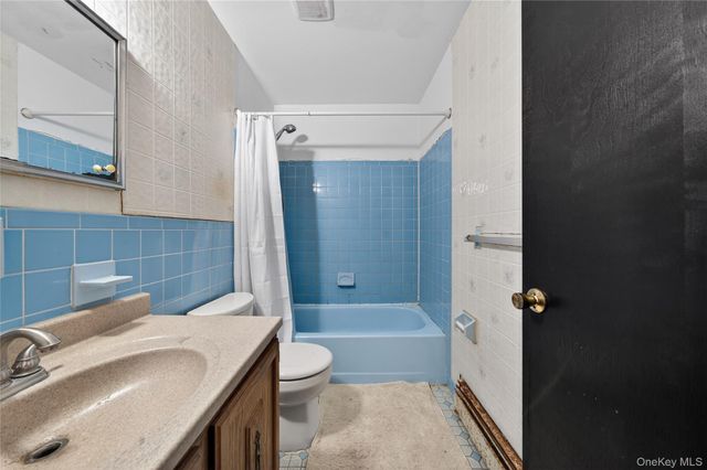 42 Victory Avenue, Shirley, NY 11967