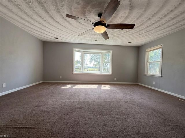 20310 Ivor RD, Courtland, VA 23837
