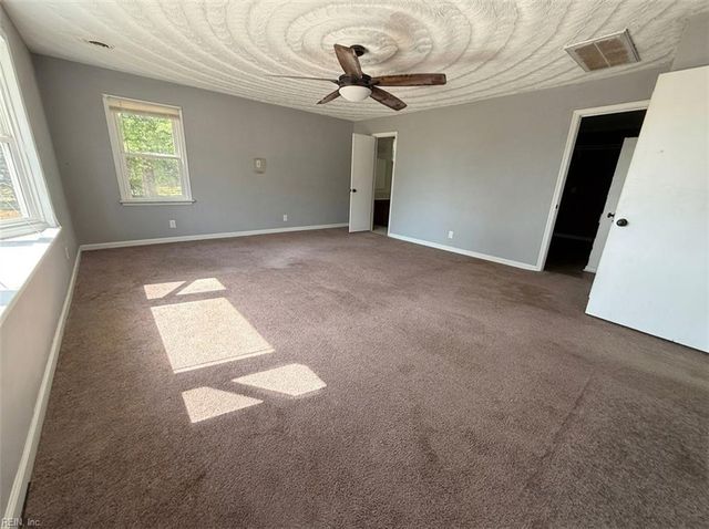 20310 Ivor RD, Courtland, VA 23837