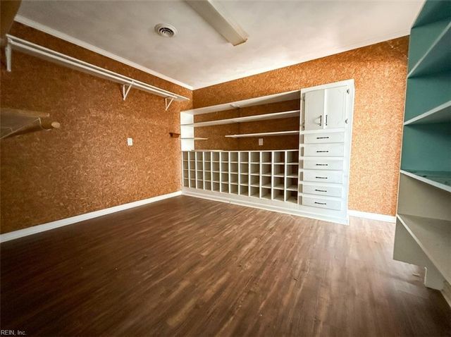 20310 Ivor RD, Courtland, VA 23837