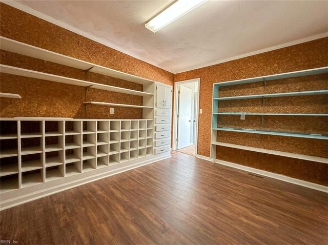 20310 Ivor RD, Courtland, VA 23837