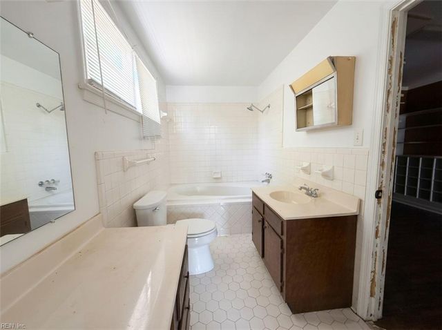 20310 Ivor RD, Courtland, VA 23837