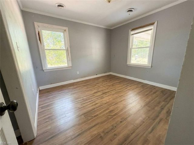 20310 Ivor RD, Courtland, VA 23837