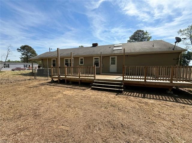 20310 Ivor RD, Courtland, VA 23837