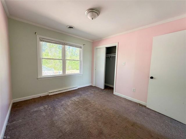 20310 Ivor RD, Courtland, VA 23837