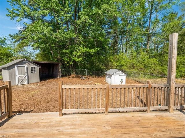 20310 Ivor RD, Courtland, VA 23837