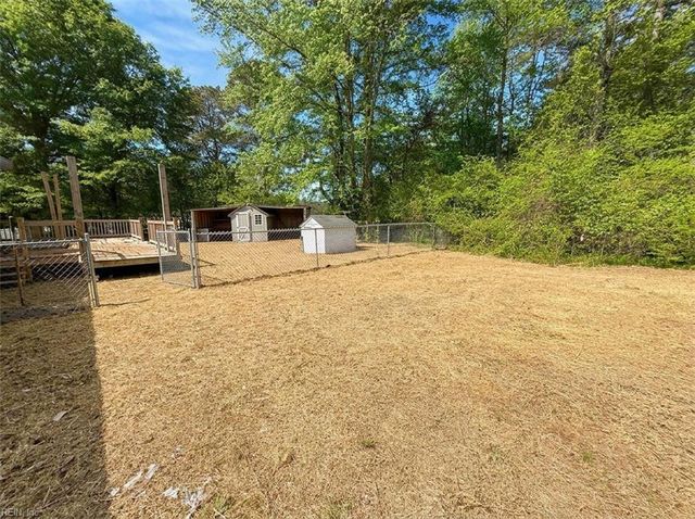 20310 Ivor RD, Courtland, VA 23837