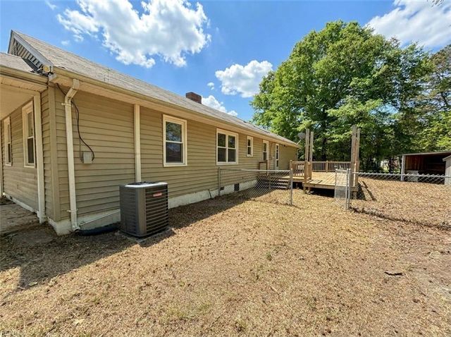 20310 Ivor RD, Courtland, VA 23837