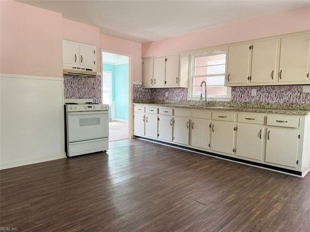 20310 Ivor RD, Courtland, VA 23837