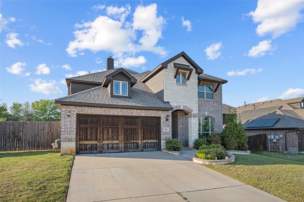 911 Royal Court, Mansfield, TX 76063 — exterior