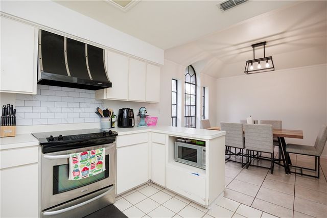 6106 Cheshire Dr, Corpus Christi, TX 78414