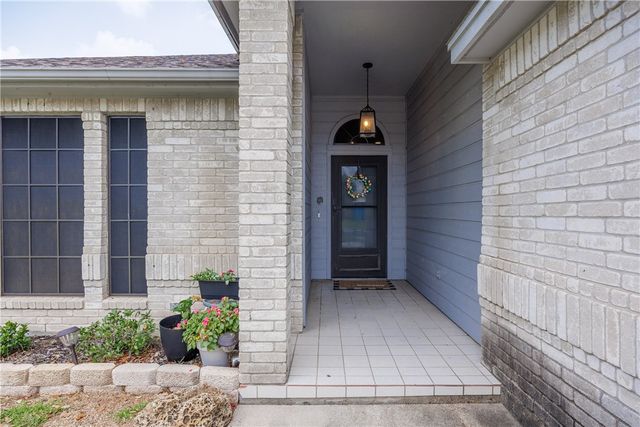 6106 Cheshire Dr, Corpus Christi, TX 78414
