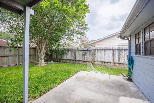 6106 Cheshire Dr, Corpus Christi, TX 78414