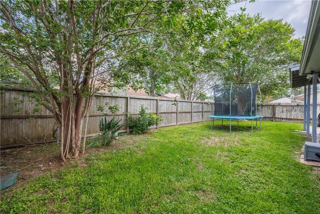 6106 Cheshire Dr, Corpus Christi, TX 78414