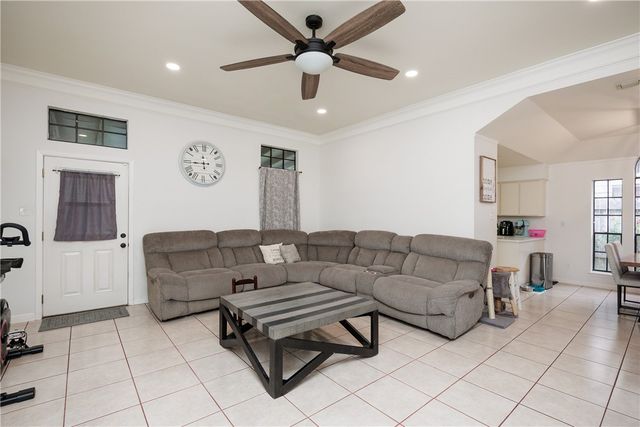 6106 Cheshire Dr, Corpus Christi, TX 78414