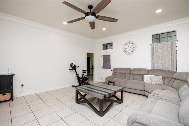6106 Cheshire Dr, Corpus Christi, TX 78414