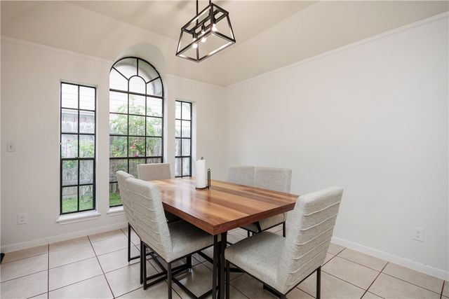 6106 Cheshire Dr, Corpus Christi, TX 78414