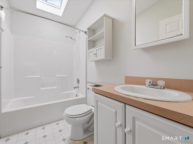 18 Hillcrest Drive, Montville, CT 06382