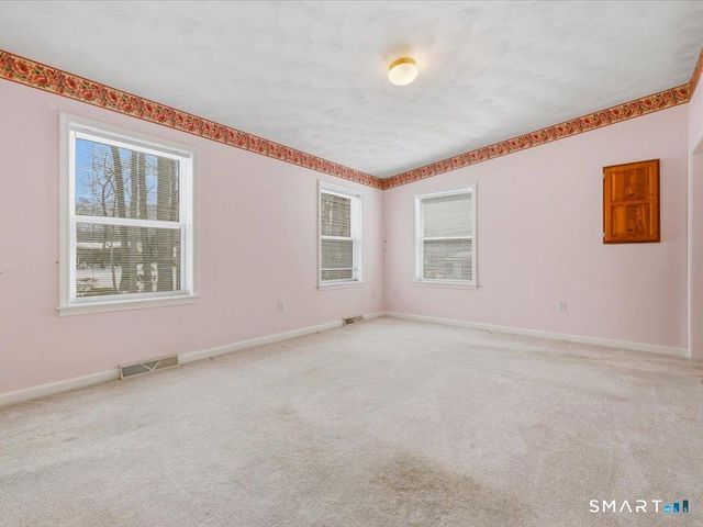 18 Hillcrest Drive, Montville, CT 06382