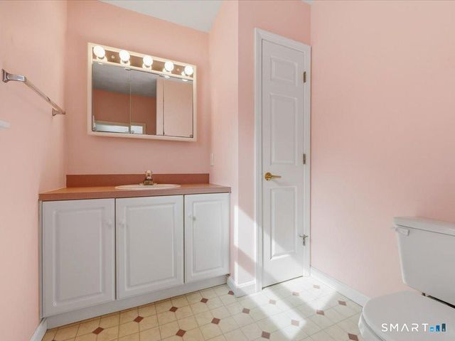 18 Hillcrest Drive, Montville, CT 06382