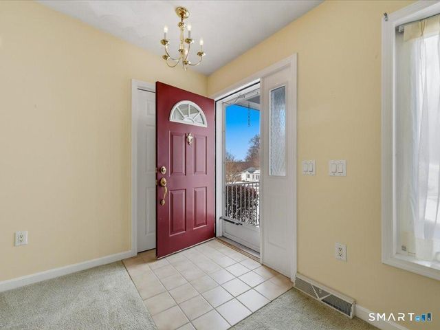 18 Hillcrest Drive, Montville, CT 06382