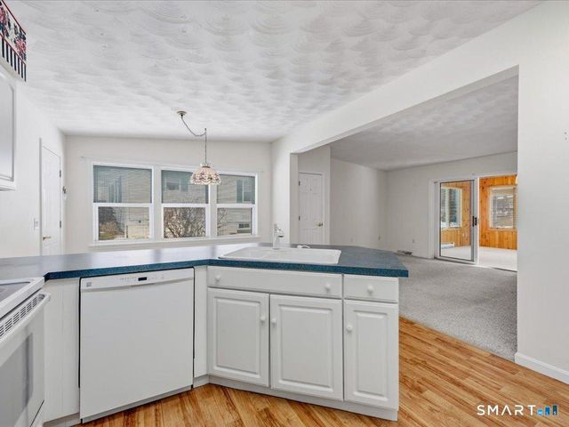 18 Hillcrest Drive, Montville, CT 06382