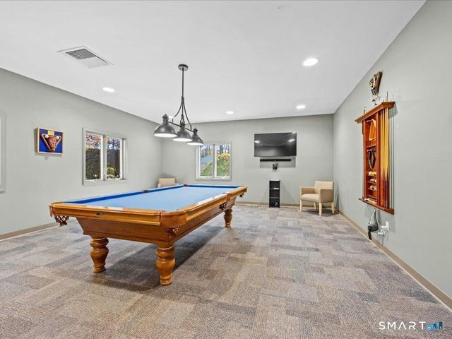 18 Hillcrest Drive, Montville, CT 06382