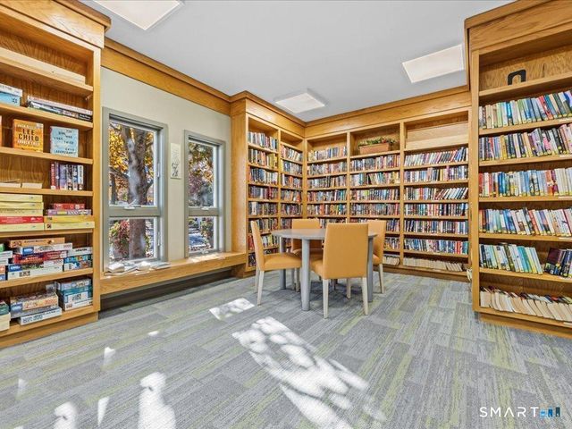 18 Hillcrest Drive, Montville, CT 06382