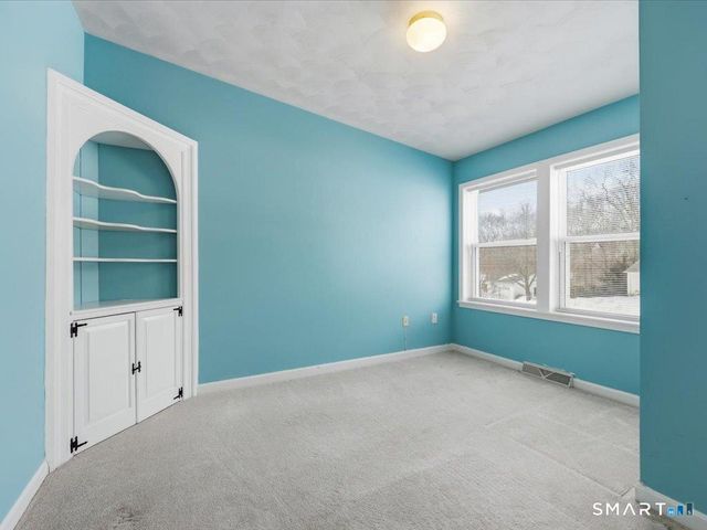 18 Hillcrest Drive, Montville, CT 06382