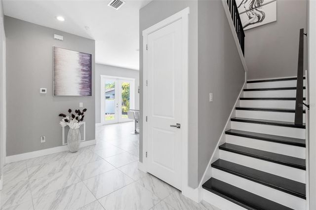 122 W SLIGH AVENUE, Tampa, FL 33604