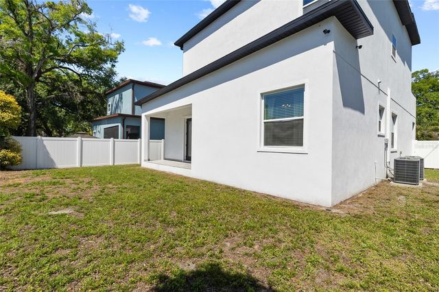 122 W SLIGH AVENUE, Tampa, FL 33604